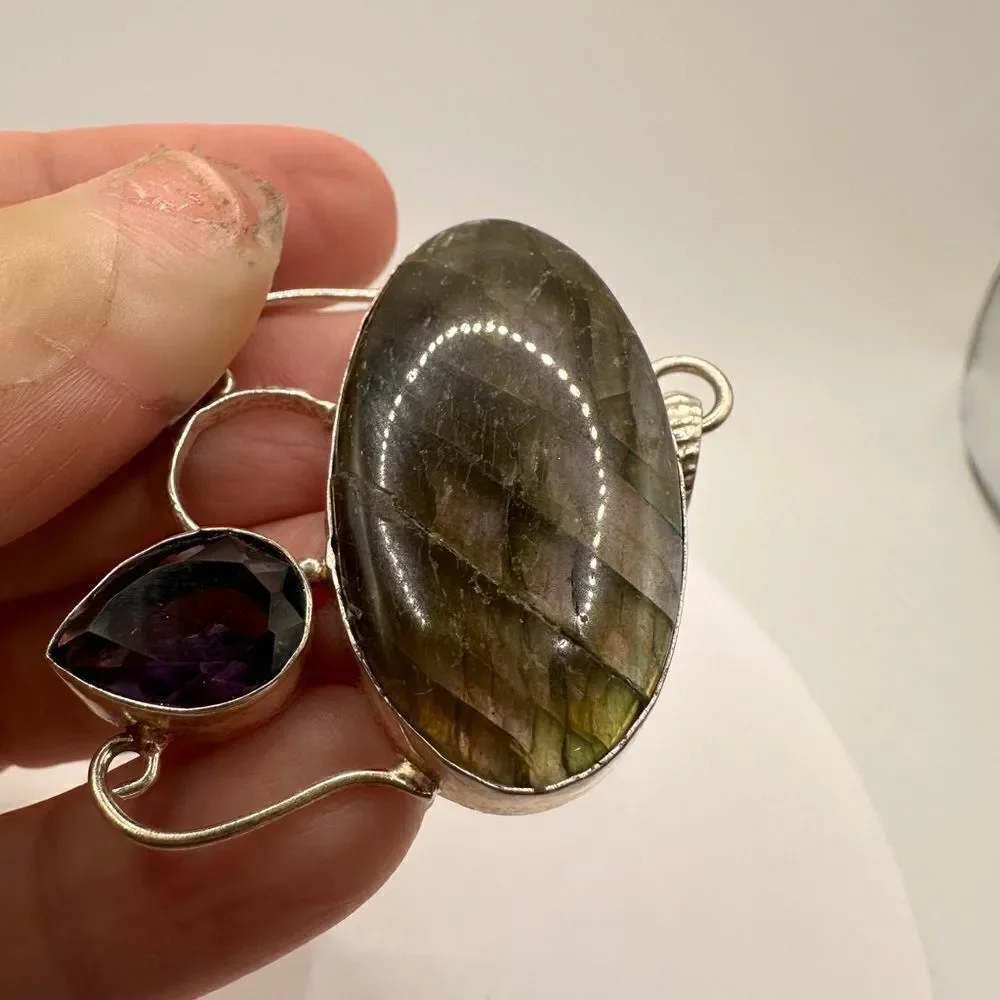 Stunning‎ Labradorite cabochon and pear but amethyst in .925 pendant!